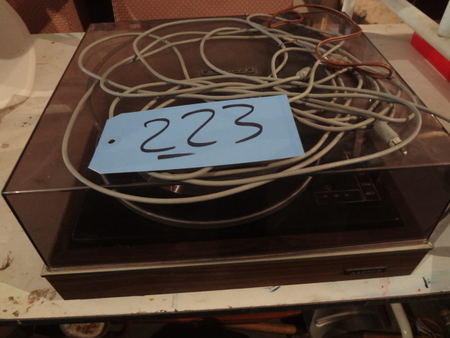 lot 223 image: Turn Table