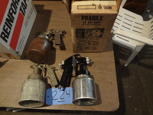 lot 224 image: Spray Guns