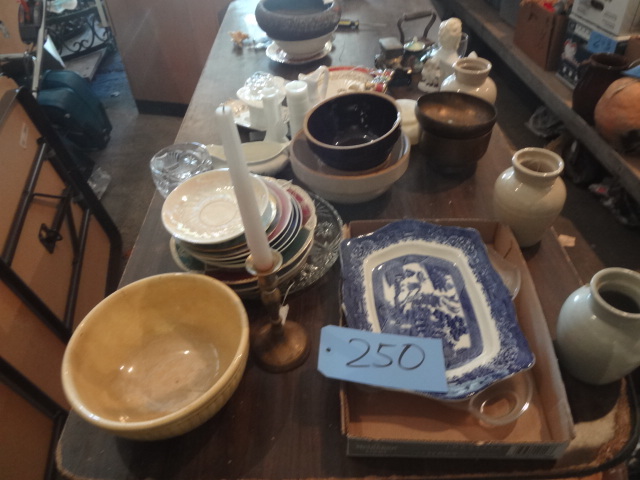 lot 250 image: Snuff Jars, Plates, Cool Stuff