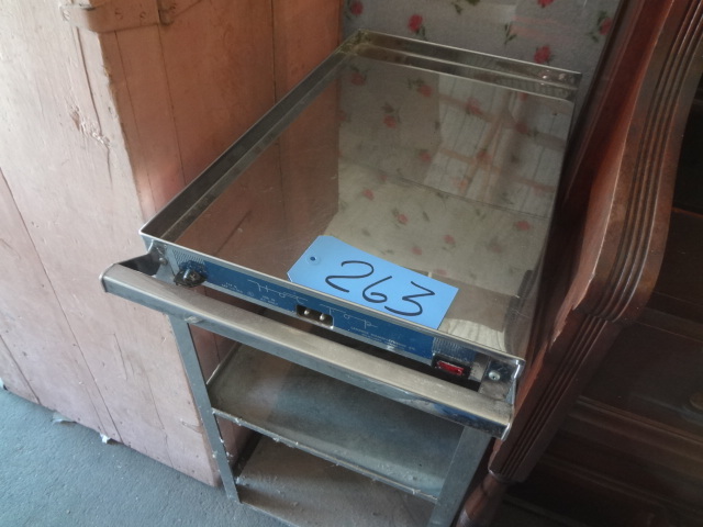 lot 263 image: Heated Cart