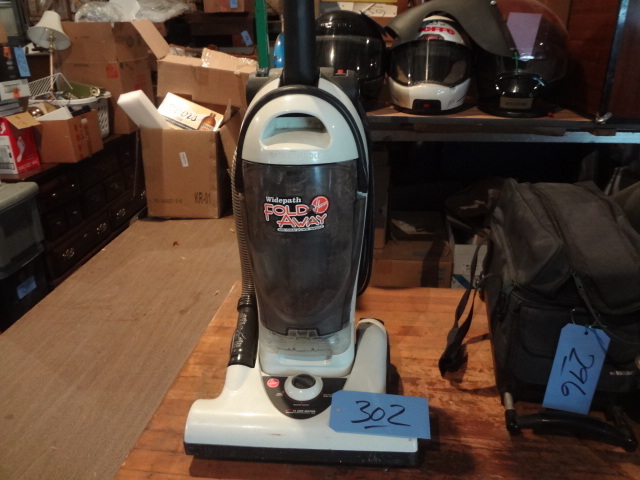 lot 302 image: Hoover Vac