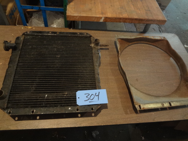 lot 304 image: 1975 Toyota FJ Cruiser Radiator