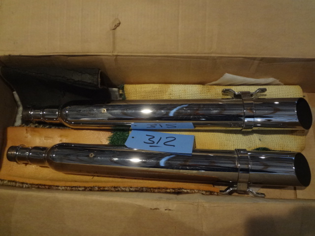 lot 312 image: Harley Exhaust Pipes