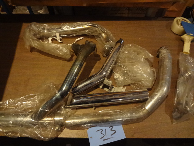 lot 313 image: Harley Exhaust Pipes