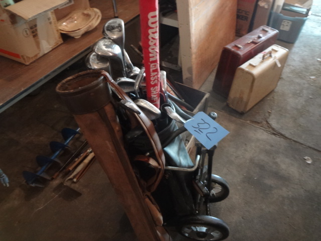 lot 322 image: Golf Clubs