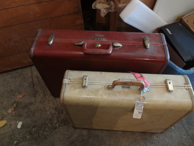 lot 331 image: Old Luggage