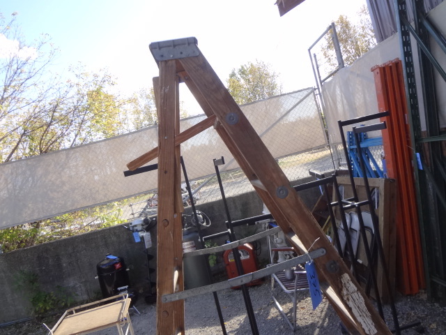 lot 375 image: Step Ladder