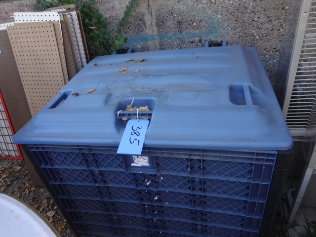 lot 385 image: Large Plastic Bin