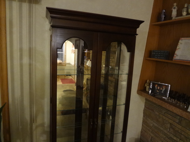 lot 401 image: Glass Display Case