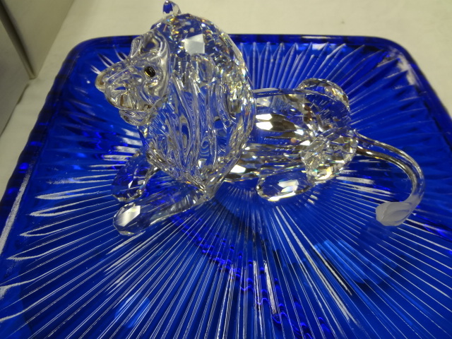 lot 8 image: Swarovski Crystal Lion