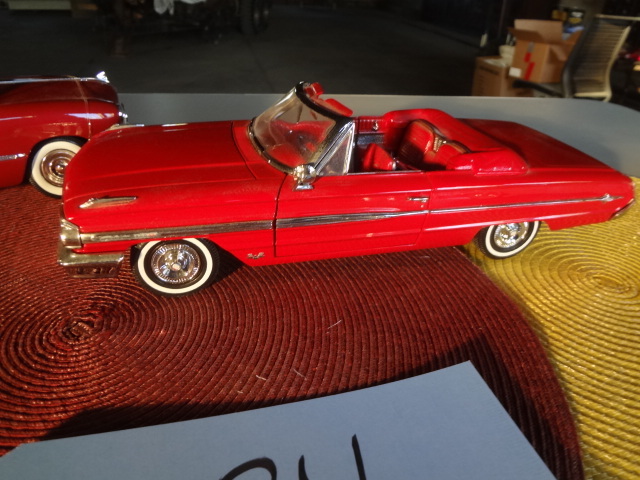 lot 424 image: Fords