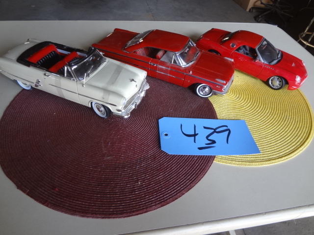 lot 439 image: Fords