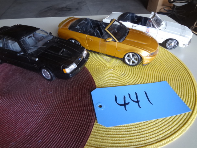 lot 441 image: Mustangs, Ford