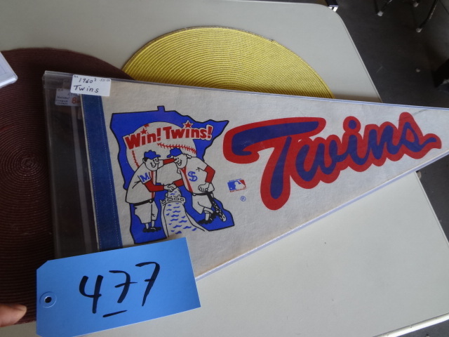lot 477 image: 60s twins Pennant