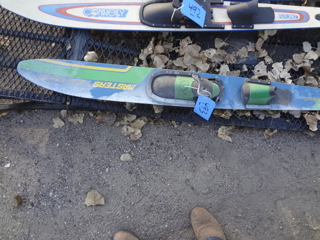 lot 493 image: Obrien Slalom Ski