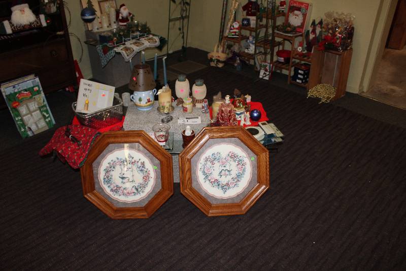 lot 44 image: Coffee Table Lot Including Coffee Table Wood Encased Decorations Candles And More.