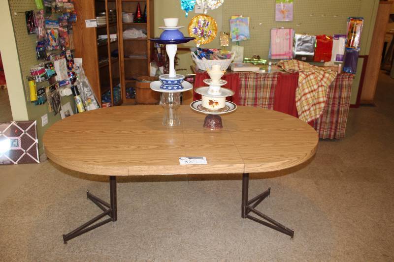 lot 52 image: Wooden Table Includes Contents 68 x 41 x 29.