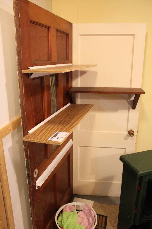 lot 70 image: Lot of Shelves.