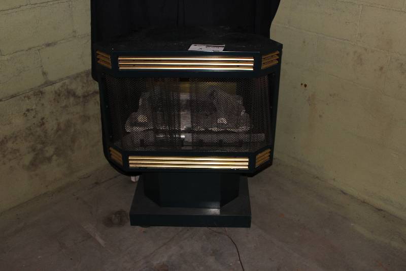 lot 5 image: Gas Fireplace wWheel Base 32 x 16 x 38.