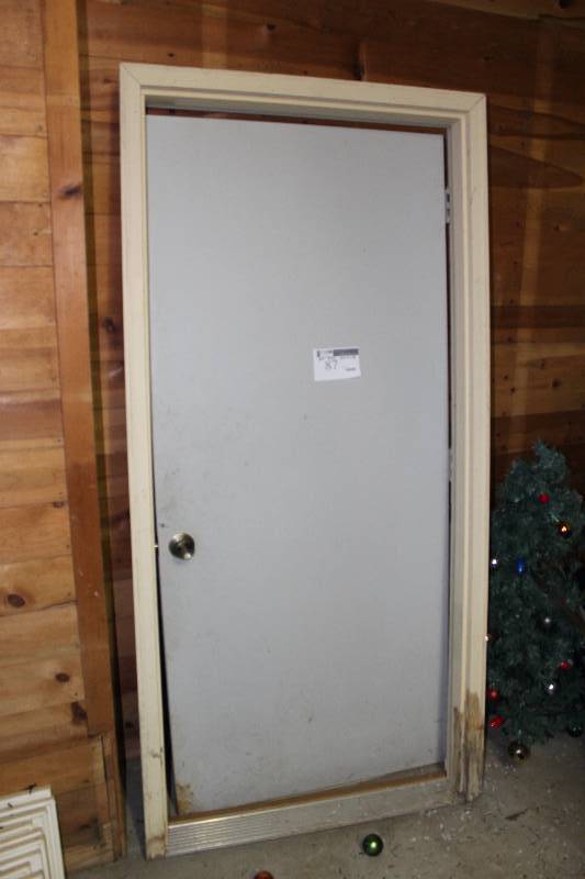 lot 87 image: Door wEncasement 40 x 6 x 83.