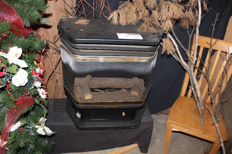 lot 7 image: Gas Fireplace 27 x 28 x 17.