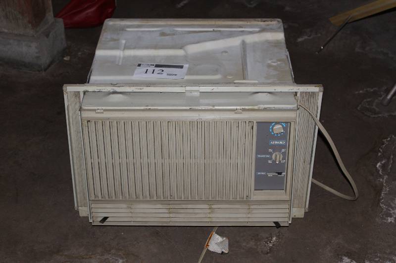 lot 112 image: Wall Air Conditioner.