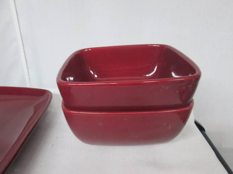 Alcove Square Dinnerware Set