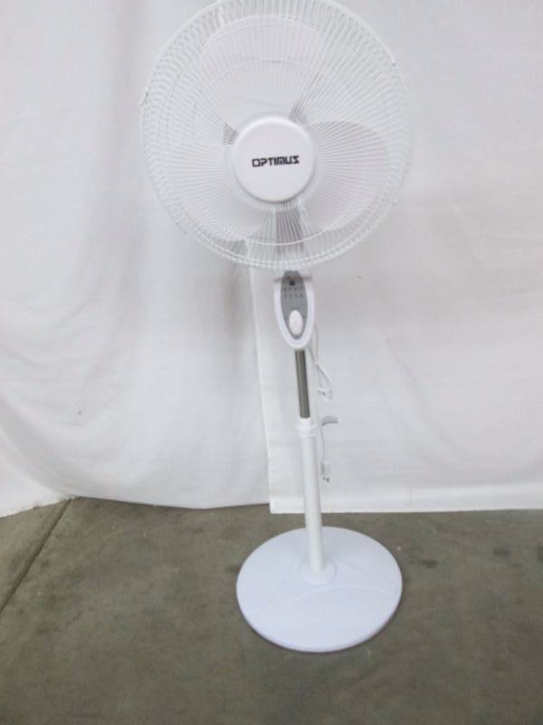 Optimus 16 Oscillating Pedestal Fan
