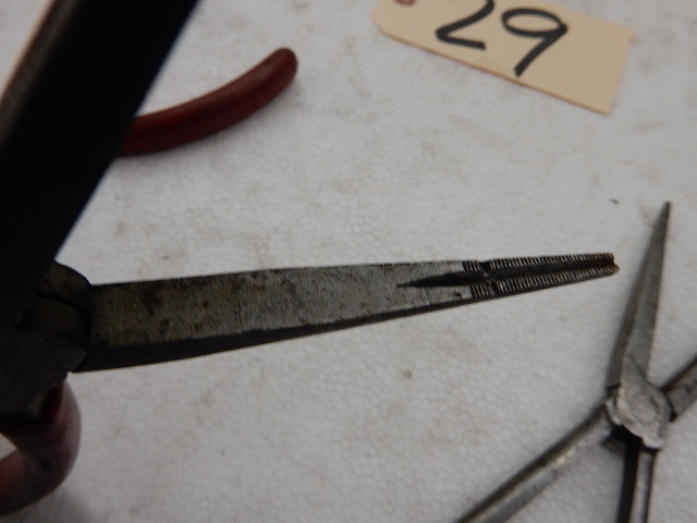 lot 29 image: Snapon Needle Nose Pliers 1 has  Has groove in jaws