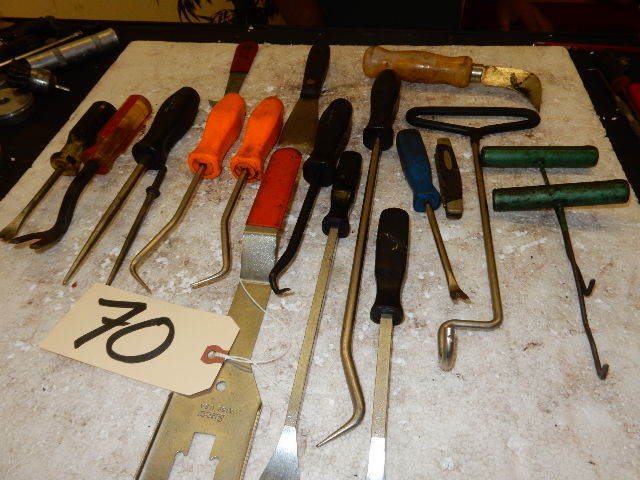 lot 70 image: Gasket Scrapers, Specialty Hook tools, Awls, Door Trim panel tools.  Other items as pictured.