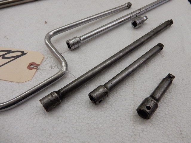 lot 79 image: SNAPON EXTENSIONS and Speed wrench.. 38in drive  Impact locking and wobble extensions.