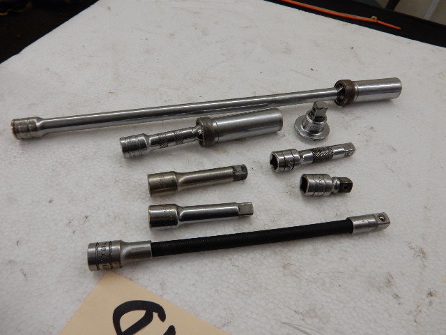 lot 84 image: SNAPON 38 in Extensions.. Spark plug sockets
