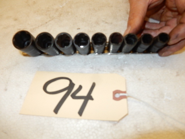 lot 94 image: 38 in Stud Extractors.. Like new