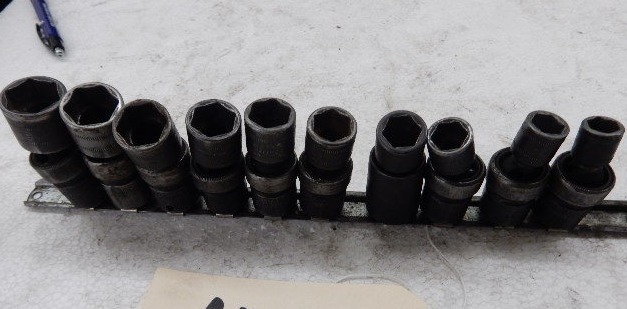 lot 102 image: SNAPON, 38 in drive .. Flex impact sockets, 6pt.. 10mm to 19 mm