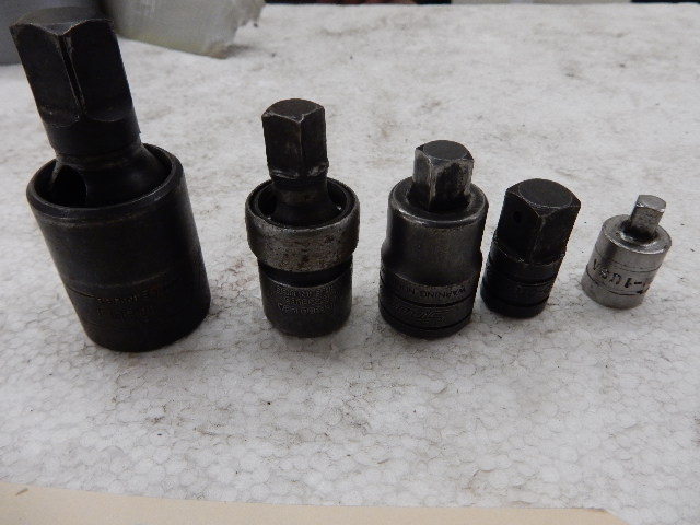 lot 116 image: SNAPON, 1.2in drive, Impact flex 38 in drive impact flex SNAPON 12in Female 38 male impact adapter.  SNAPON 38 female to 12 male Adapter.  Chrome 38 female to 14 male