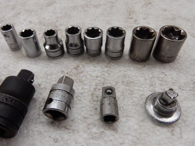 lot 122 image: SNAPON 38 Drive Impact Flex Adapters, Spinner, Various Sockets