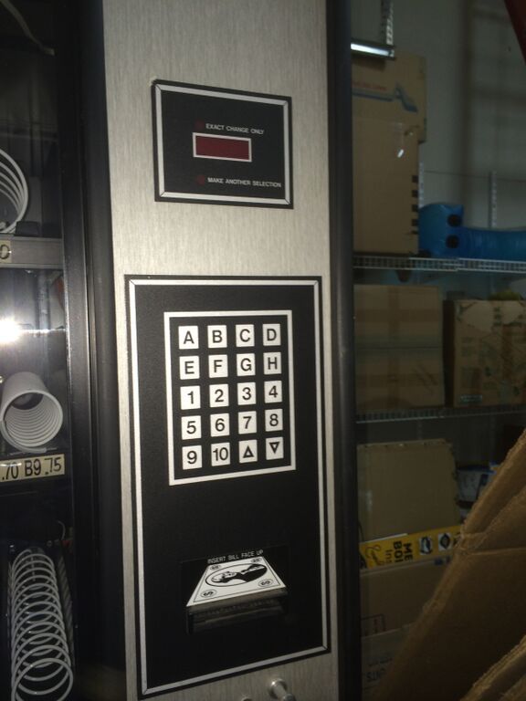 lot 213 image: Vending Machine (Soda and Snack Combo)