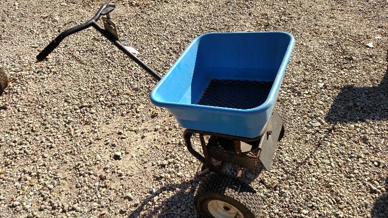Ice Buster Salt Spreader, Works...