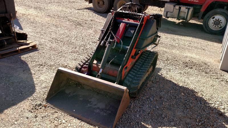 Boxer Brute-ProTrack Skid Loader, 4...