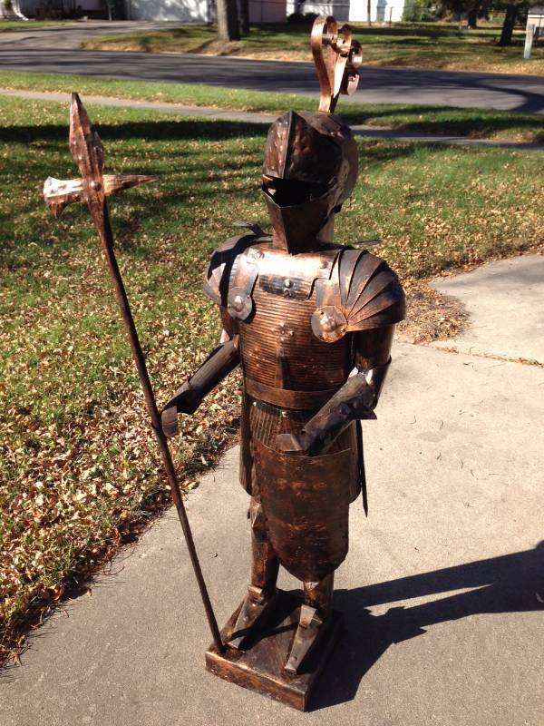 lot 2 image: Vintage Metal Statue