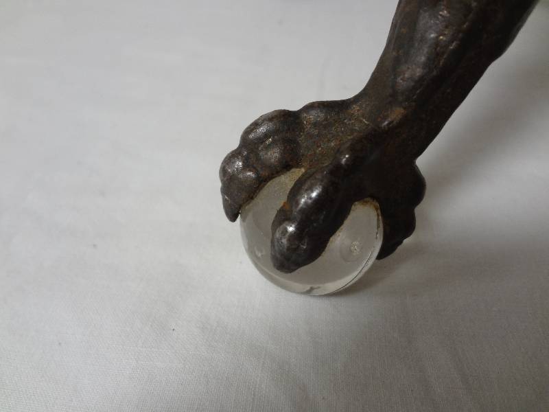 lot 4 image: Vintage Piano Stool