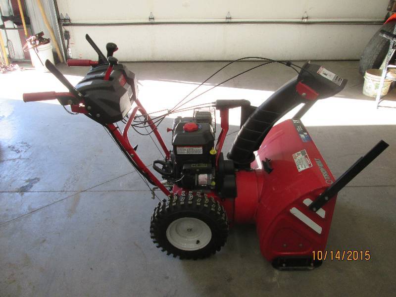 lot 1 image: Troy-Bilt 250cc Two-Stage Snowblowe...