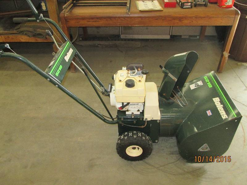 lot 5 image: Bolens 5HP Snowblower, Electric Sta...
