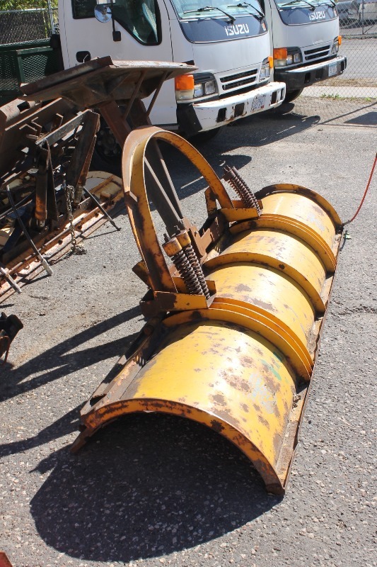 lot 22 image: LEO Snow Plow Blade