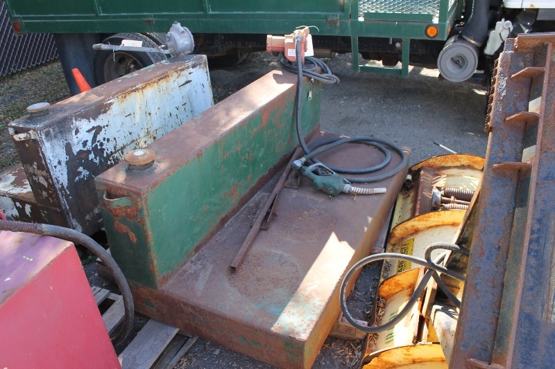 lot 25 image: Portable Fuel Tank