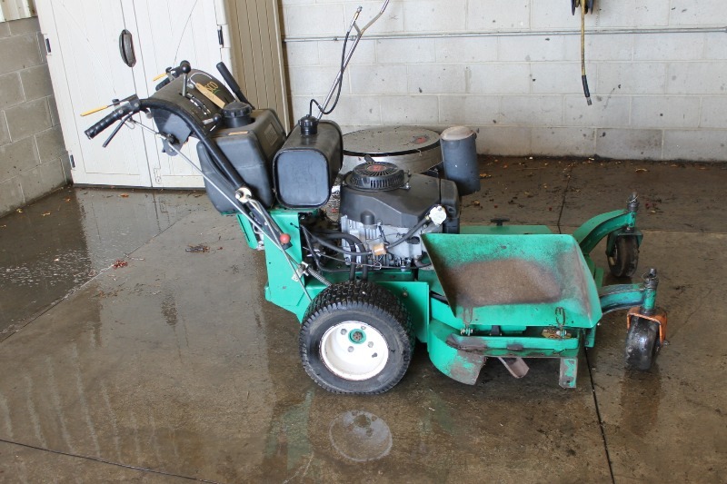 lot 40 image: LESCO Walk-Behind Mower