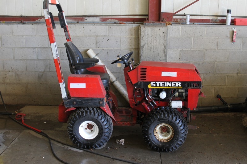 lot 20 image: STEINER Tractor