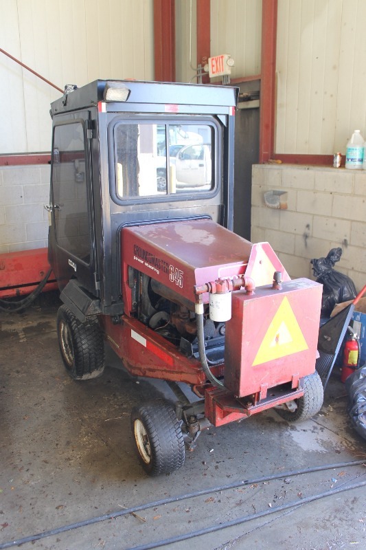 lot 21 image: TORO Groundsmaster 345 with Cozy cab