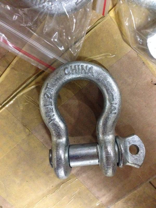 lot 19 image: Approximately (100) 12 Winch D Sh...