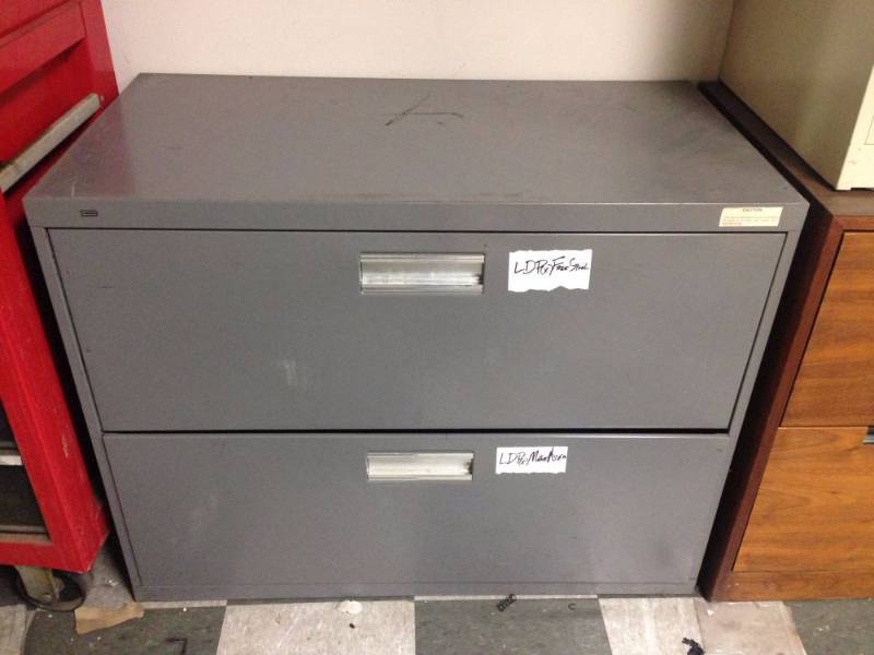 lot 34 image: Gray Two Drawer Metal Filing Cabine...